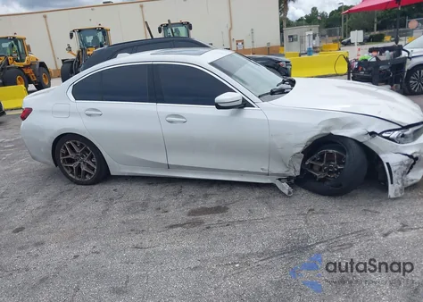 2025 BMW 3 Series 330I z USA, uszkodzony, nr VIN 3MW69CW07S8F04852